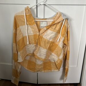 American Eagle cropped yellow flannel hoodie in size XS